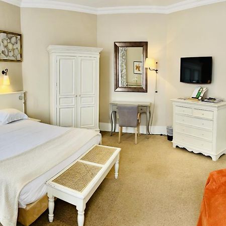 Hotel & Restaurant Le Central Trouville Room photo