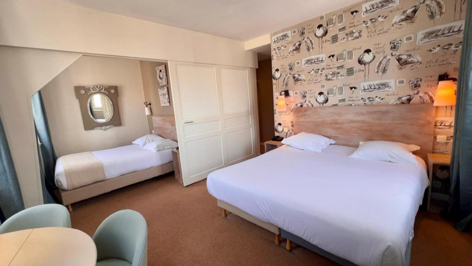 Hotel & Restaurant Le Central Trouville Room photo